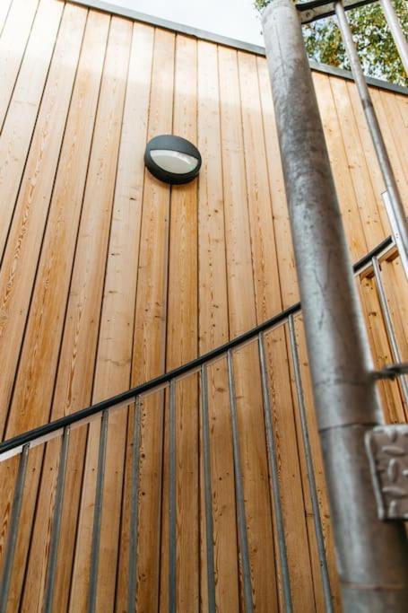 Carmen Eco-Pod / Treehouse, Close To Cabot Circus 布里斯托 外观 照片