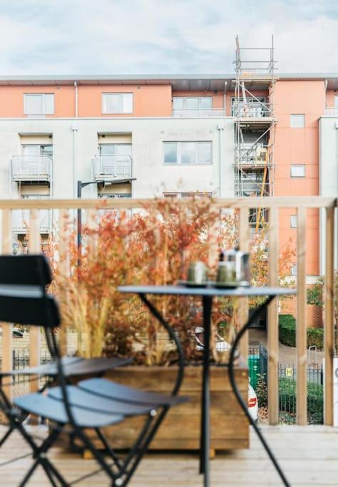 Carmen Eco-Pod / Treehouse, Close To Cabot Circus 布里斯托 外观 照片